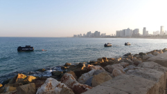  فيديو: مجسمات لغواصات قرب ميناء يافا ضمن الاحتجاجات ضد نتنياهو وحكومته 